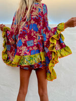 Load image into Gallery viewer, Eyes Wide Set