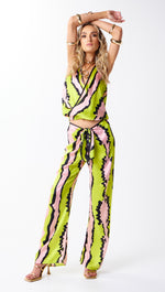 Load image into Gallery viewer, Twisty Top